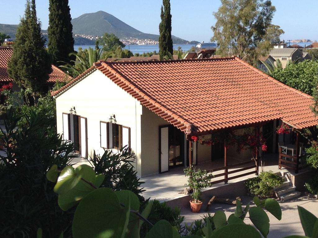 Bungalow Gialova Exteriör bild